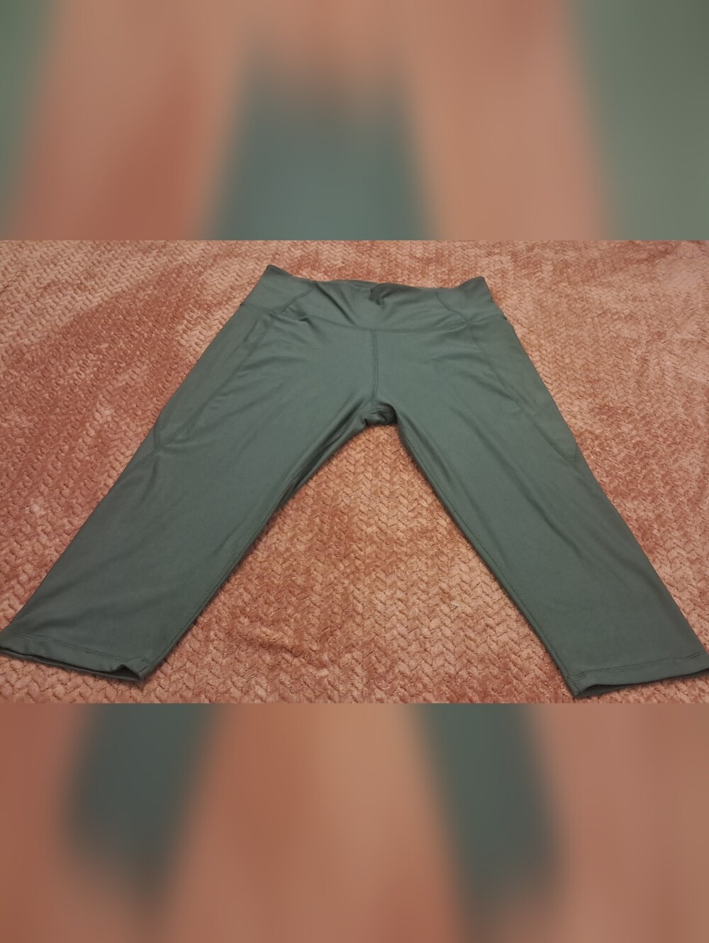 Kinesis Gray Capri Length Leggings